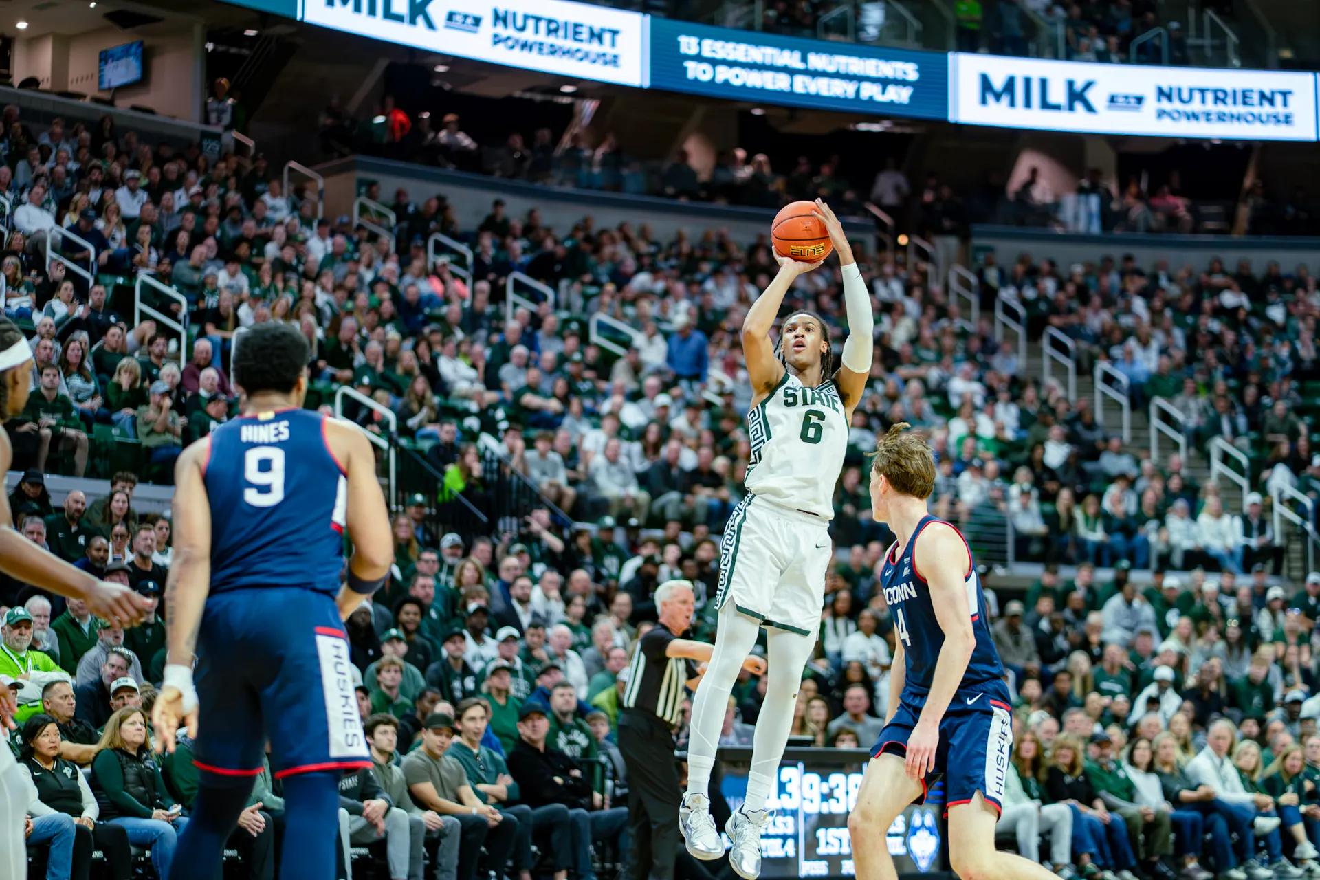 No. 6 Michigan State falls to No. 4 Connecticut 78-70 in physical and sloppy exhibition 