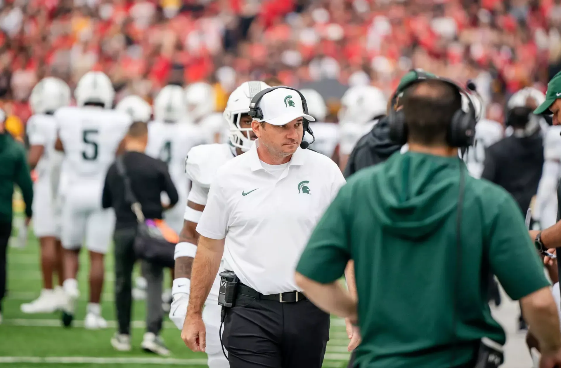 Jonathan Smith aims for a complete game for Michigan State after fourth quarter failures plague Spartans article image about MSU
