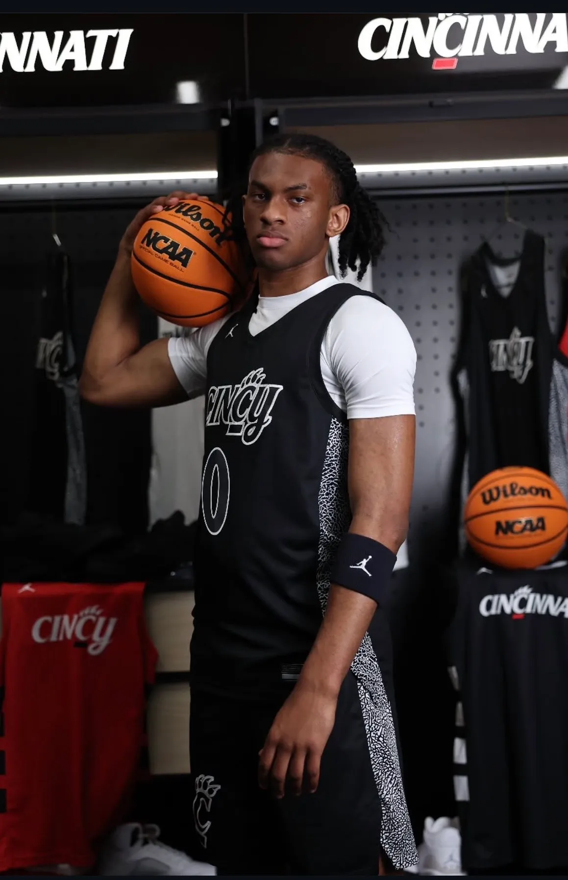 2027 guard Isaiah Mack-Russell discusses UC visit