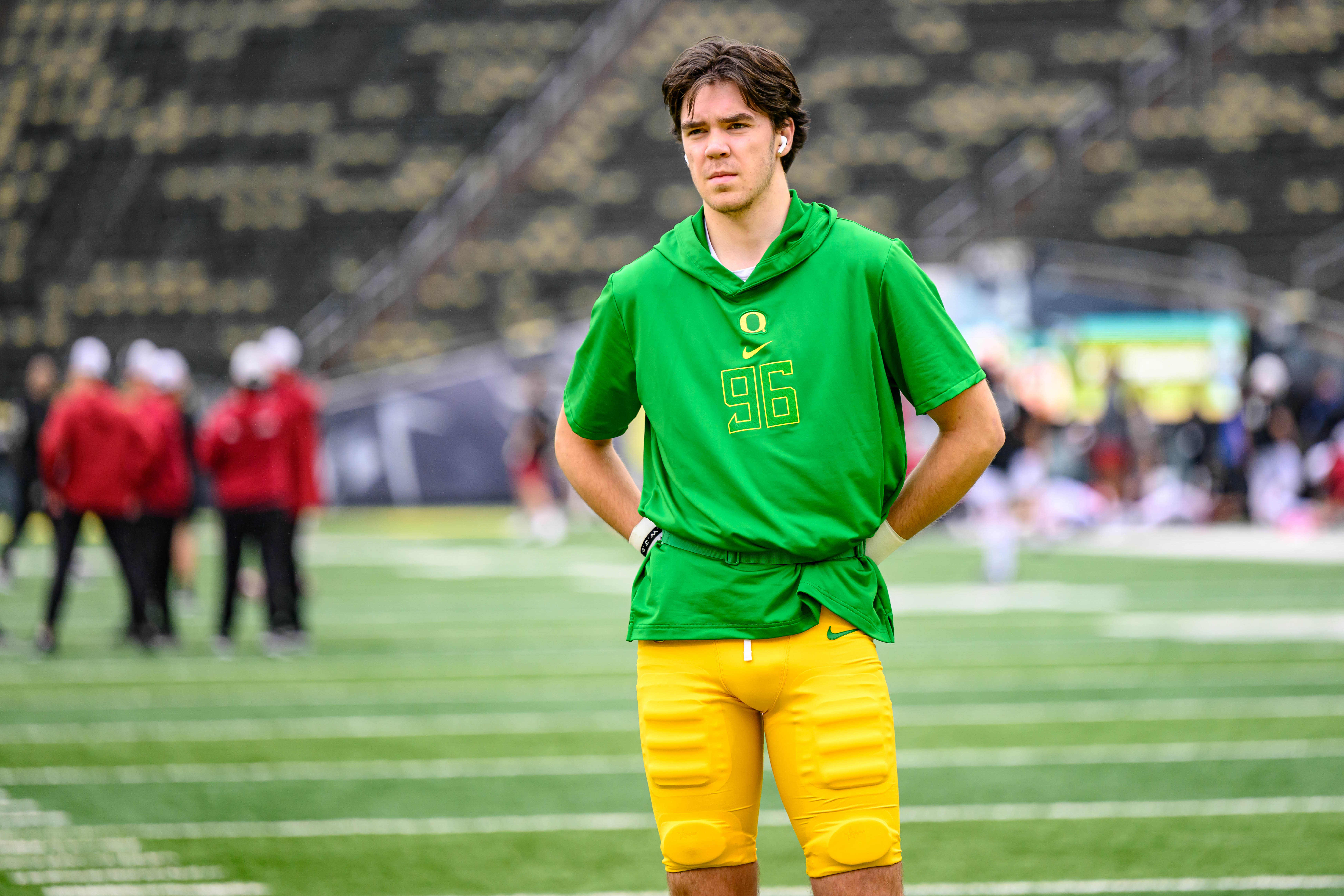 2023-10-24T091301Z_1636373279_MT1USATODAY21721097_RTRMADP_3_NCAA-FOOTBALL-WASHINGTON-STATE-AT-OREGON.JPG