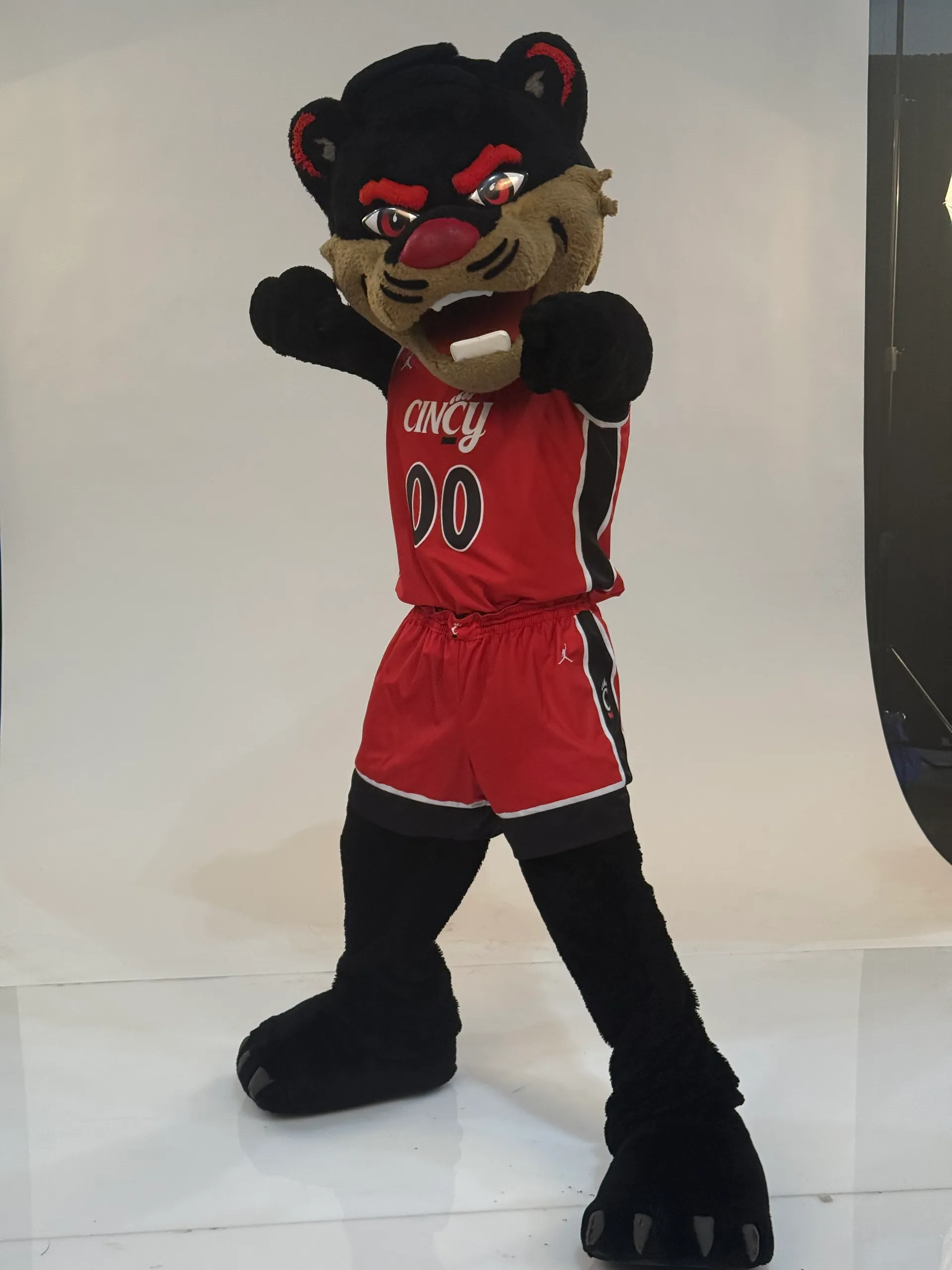 Sahnya Jah commits to UC