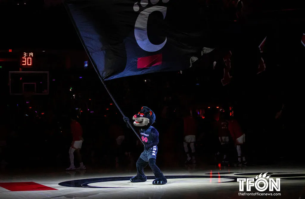 Cincinnati makes 3 star PF Davis Cochran Top 8
