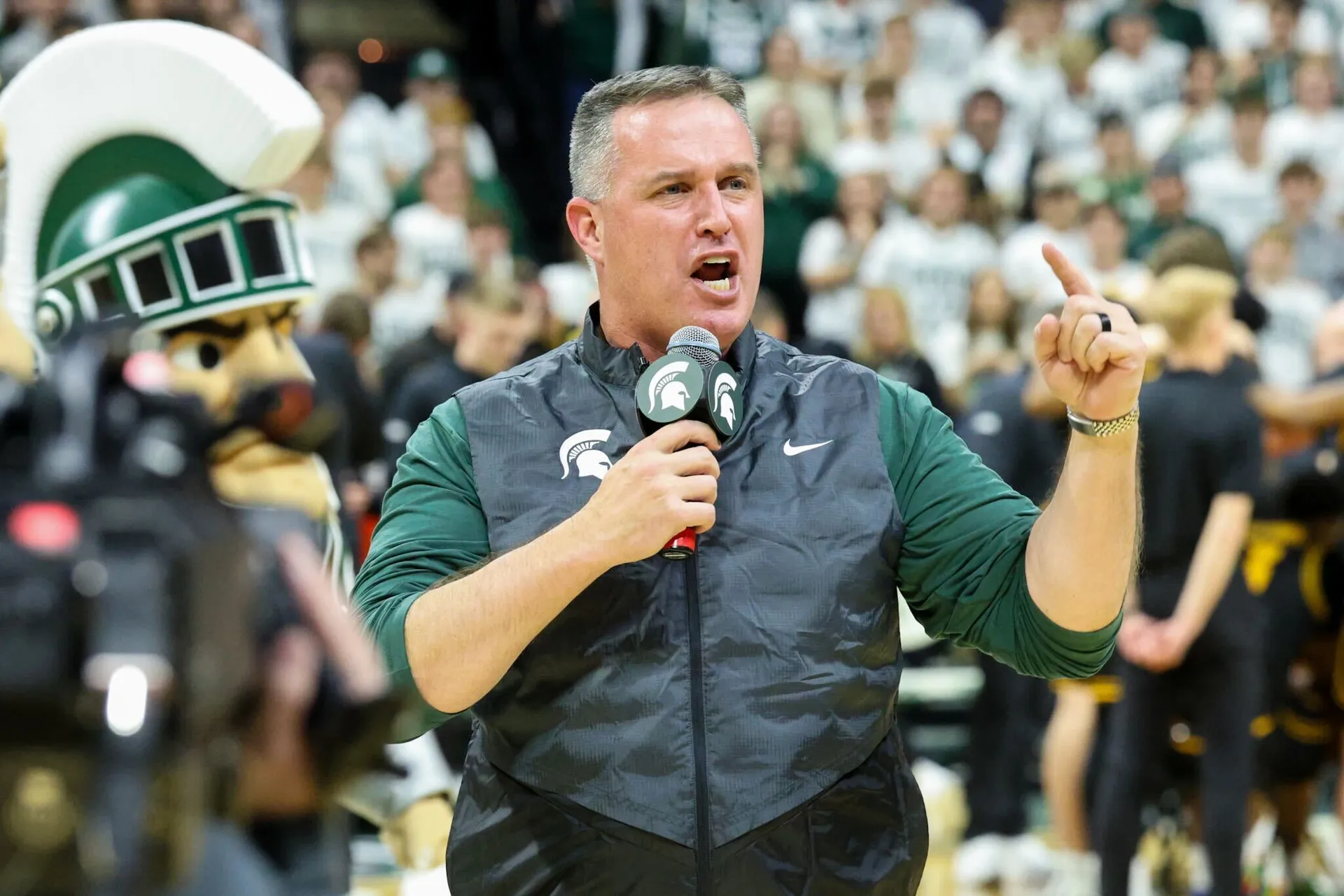 Salary, benefits, and performance incentives for new Michigan State head football coach Pat Fitzgerald article image about college football