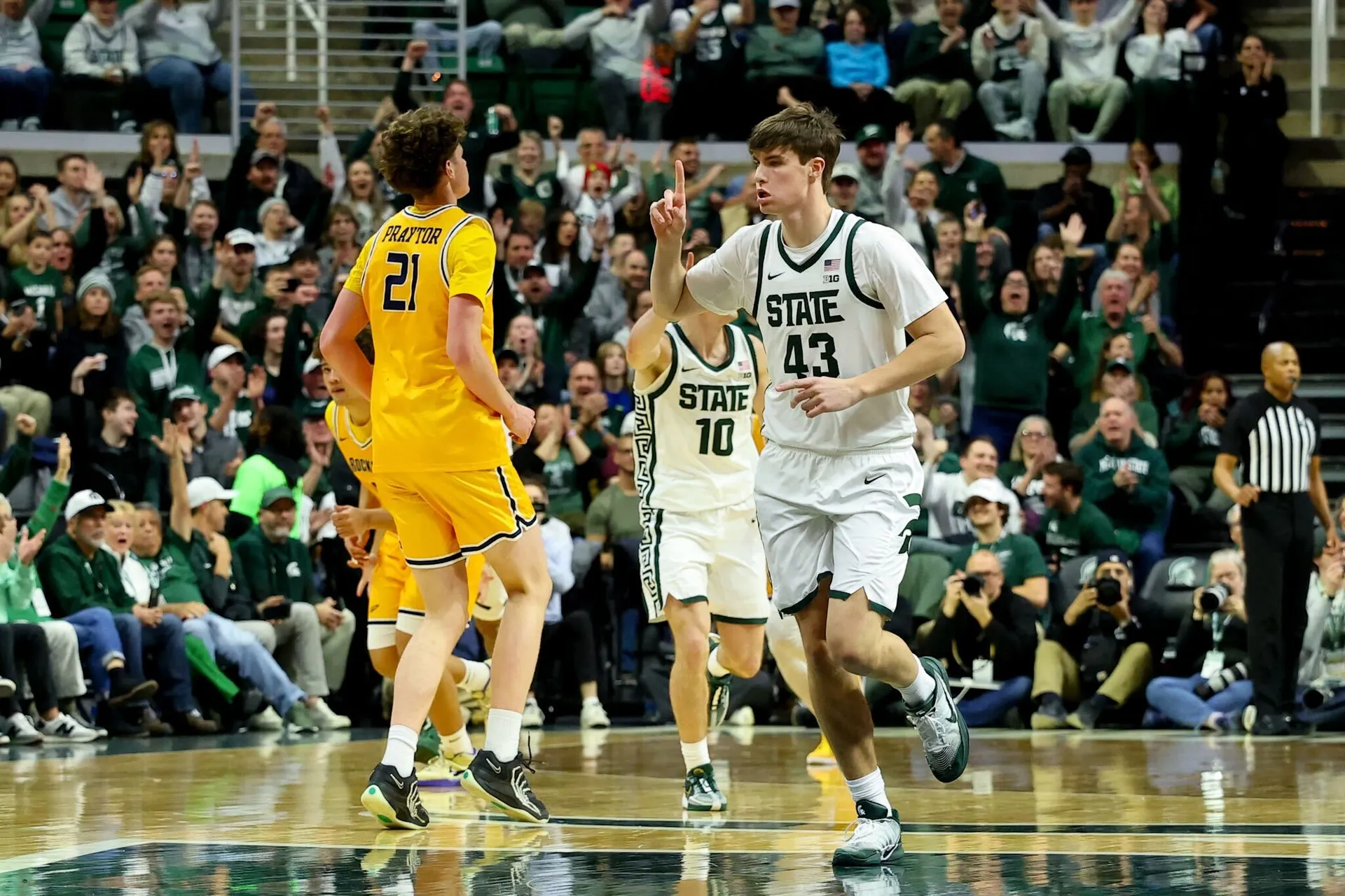 ANALYSIS: Michigan State has the defense of a national title team - now the offense must catch up article image about Carson Cooper