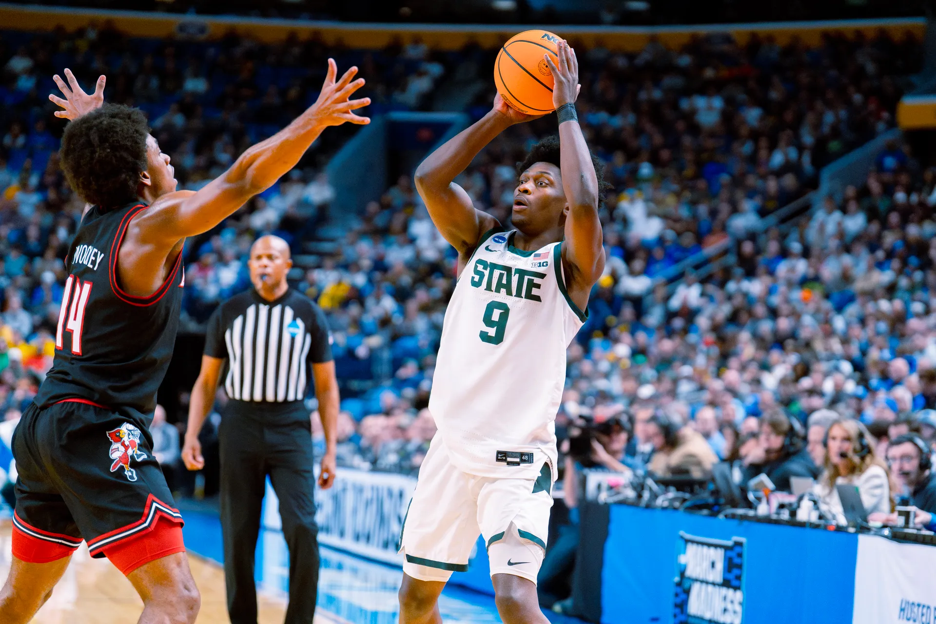Michigan State downs Louisville, 77-69, to advance to the Sweet 16 article image about Cardinals