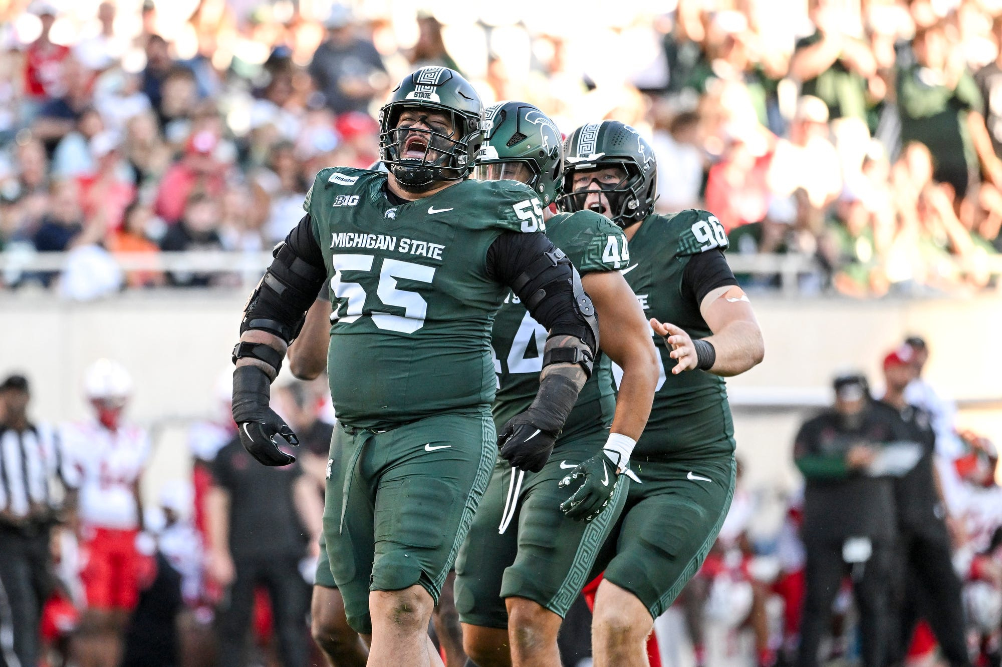 2026-09-26T232422Z_695381883_MT1USATODAY29925798_RTRMADP_3_MICHIGAN-STATE-S-BEN-ROBERTS-CELEBRATES-A-TACKLE-FOR-A-LOSS.JPG